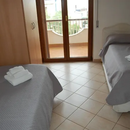 Il Piccolo Colosseo Apartment *
